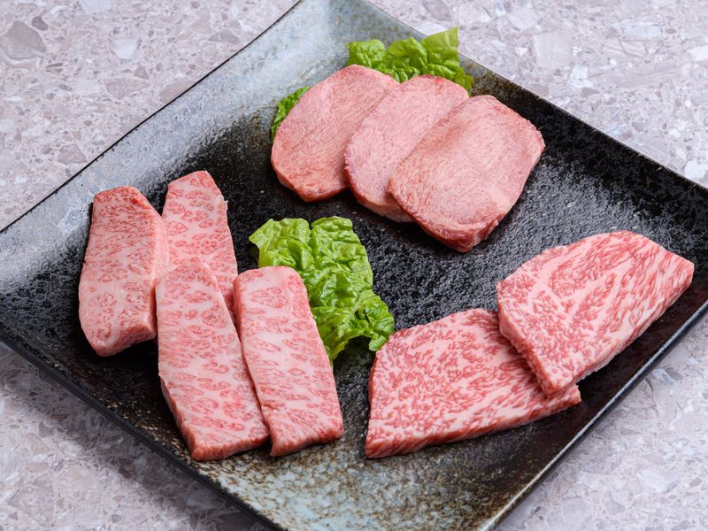 焼肉の盛り合わせ